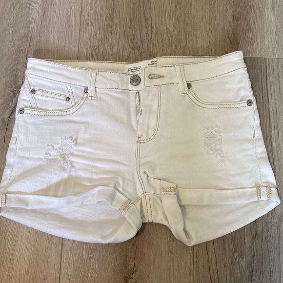 Women’s white jean shorts - Picture 1 of 4